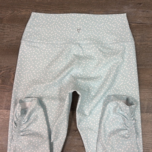 Betsey Johnson Performance Ruched Ankle Cropped Leggings Size Large - Picture 5 of 11